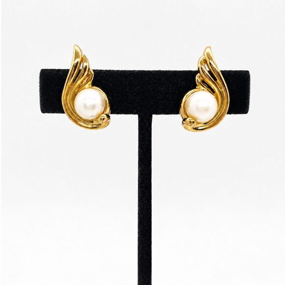 Vintage Jewelry - VINTAGE MARVELLA EARRINGS Faux Pearl Gold Tone Wing Clip On Signed